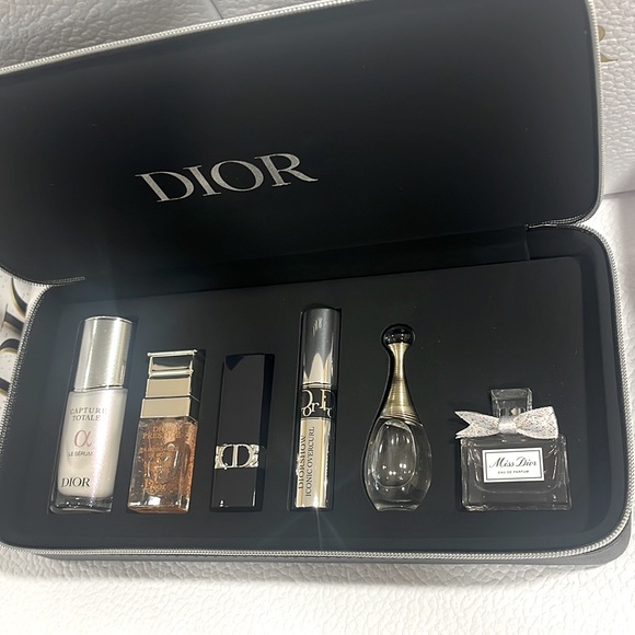 Dior Set - Picture 5 of 7